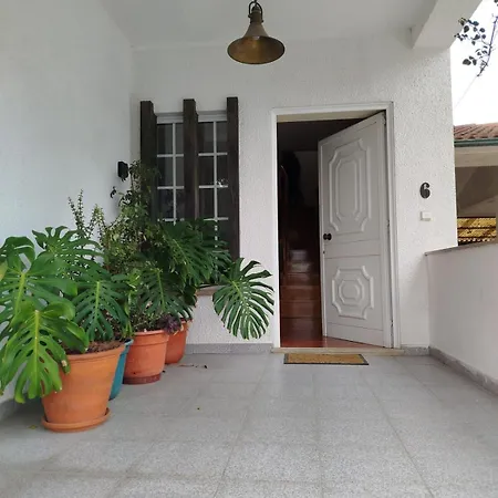 Casa Rua Dos Loureiros * Marco de Canavezes